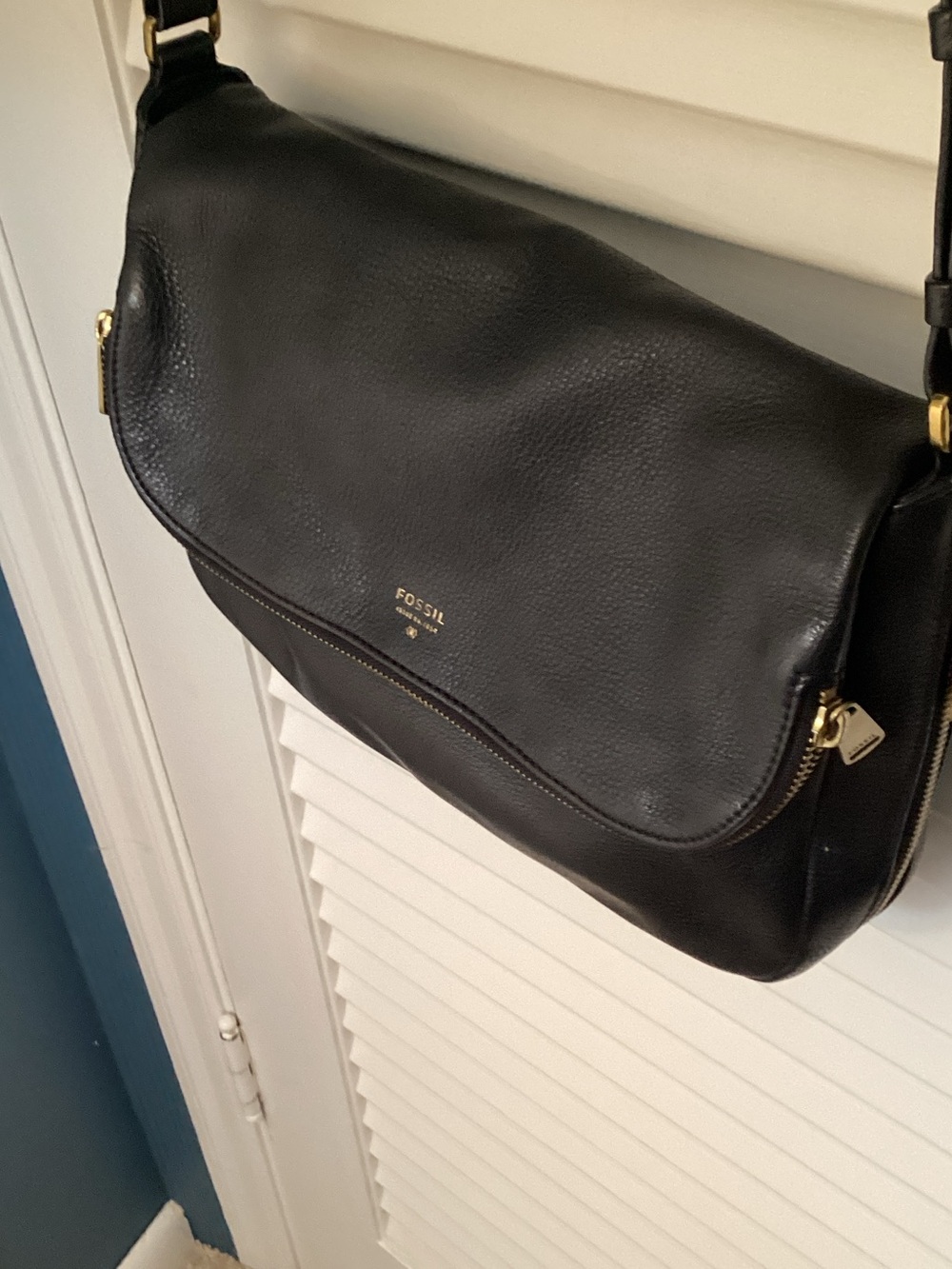 Fossil  dark navy  Pebbled  Leather Crossbody Bag